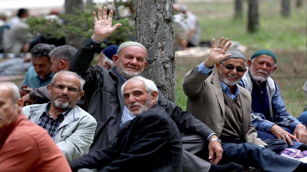 Emekliye kademeli maaş zammına formül netleşti! Yeni maaş tablosu belli oldu 7